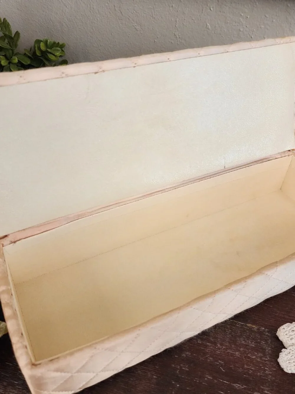 Vintage 1940's Cream Satin Covered Padded & Quilted Glove Dresser Box